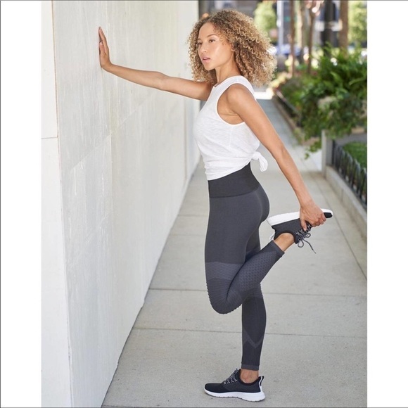 Spanx Look At Me Now Seamless Moto Leggings in Very Black - Picture 1 of 7